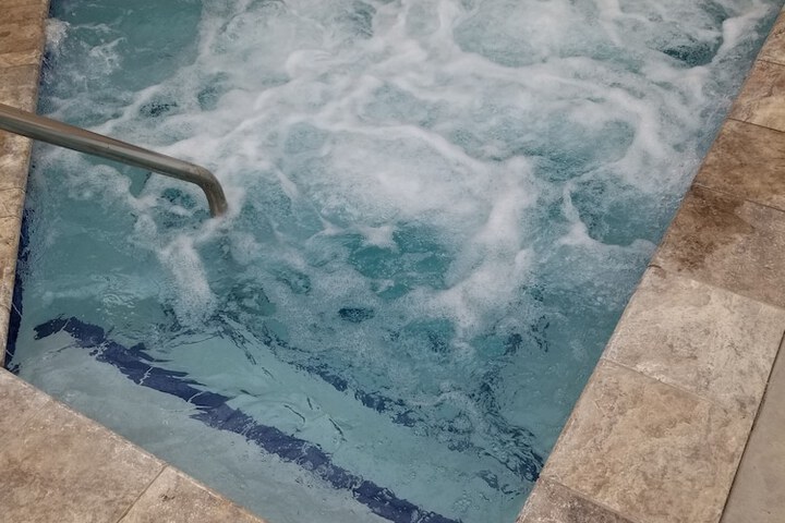 Indoor spa tub