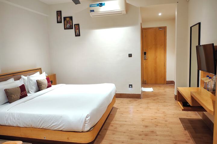 Room 25 of 49