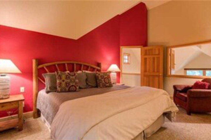 Room 42 of 48