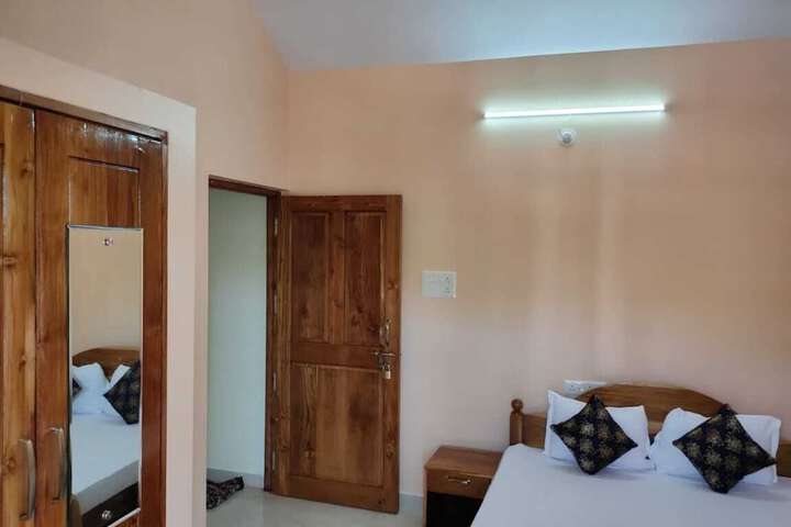 Room 3 of 17