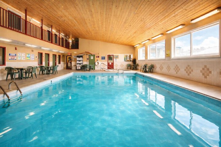 Hotel with Pool