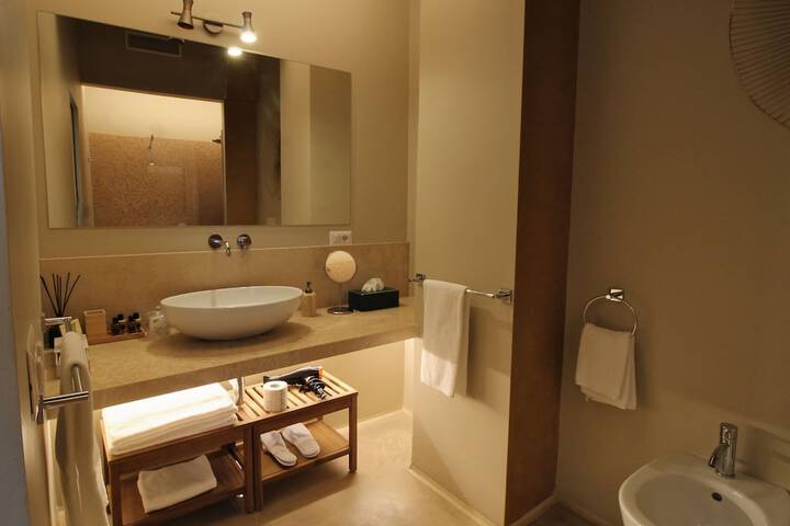 Room 35 of 46