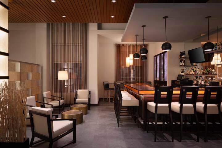 Lounge 46 of 60