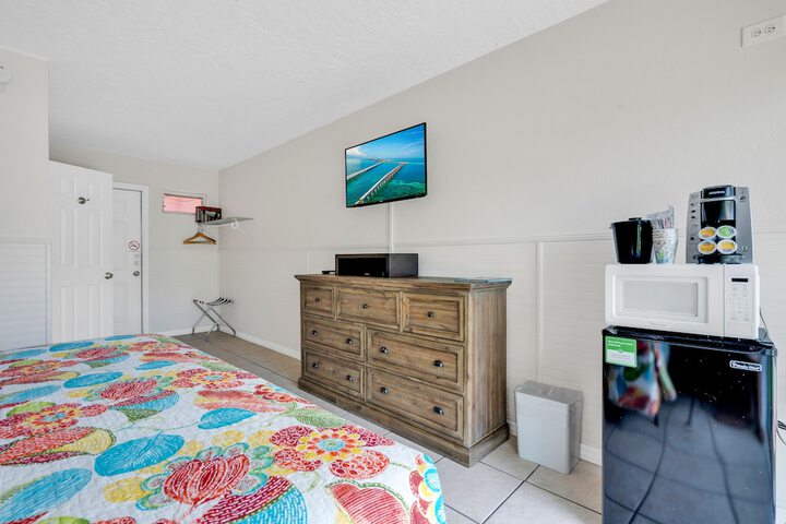 Room 4 of 88