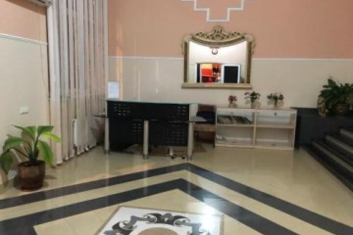 Room 21 of 34