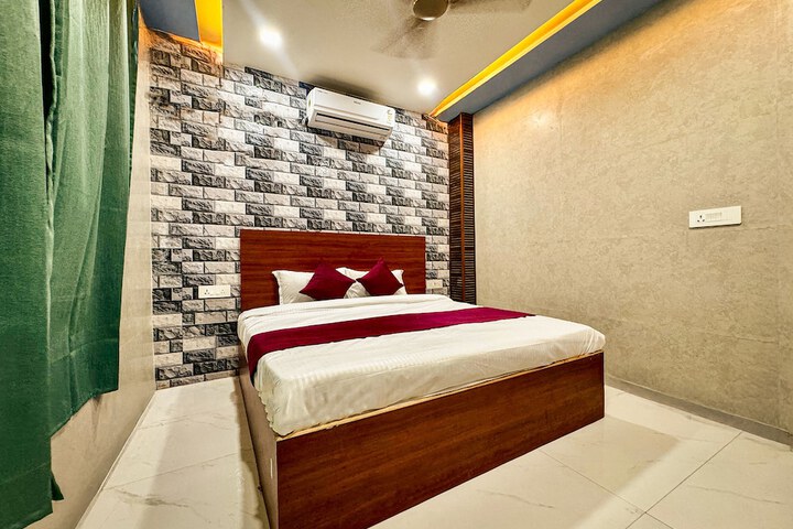 Room 7 of 24