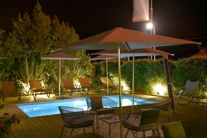 Pool 30 of 39