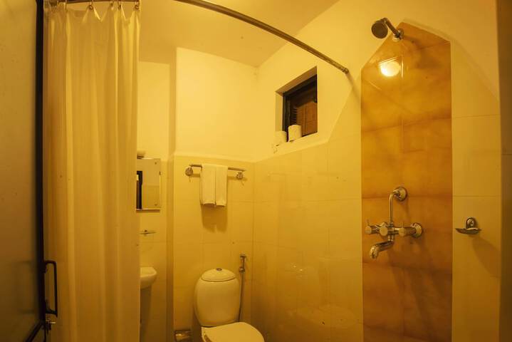 Room 21 of 42