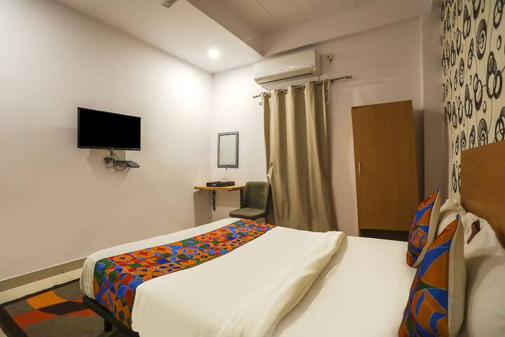 Room 8 of 33