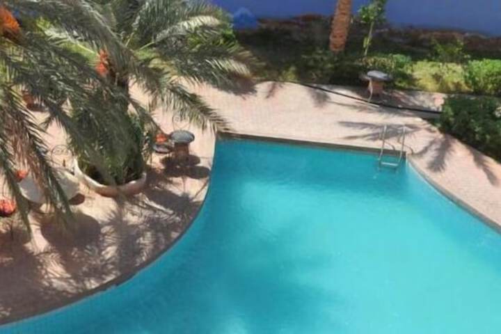 Pool 17 of 28
