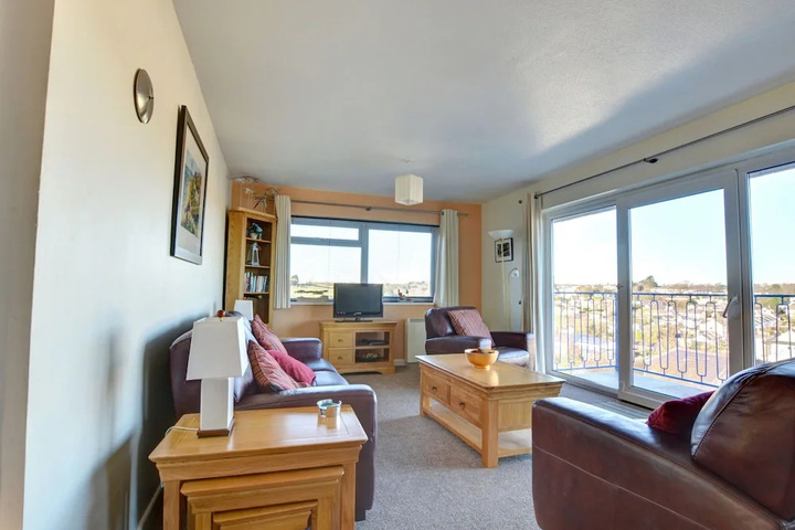 Peaceful Holiday Home in Saundersfoot With Balcony