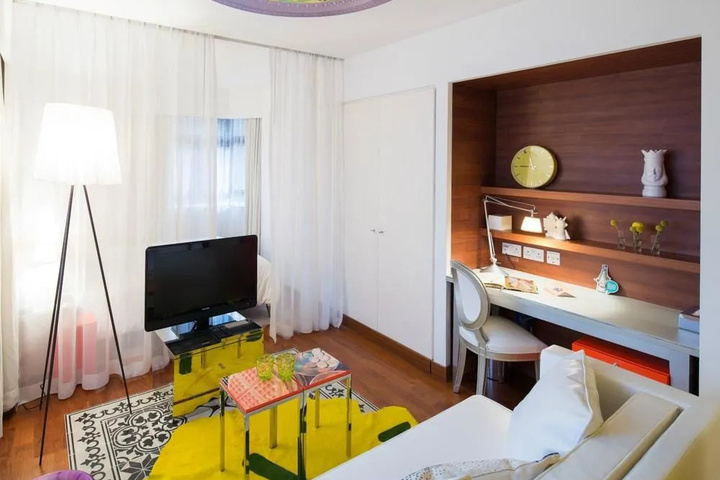 Room 4 of 28