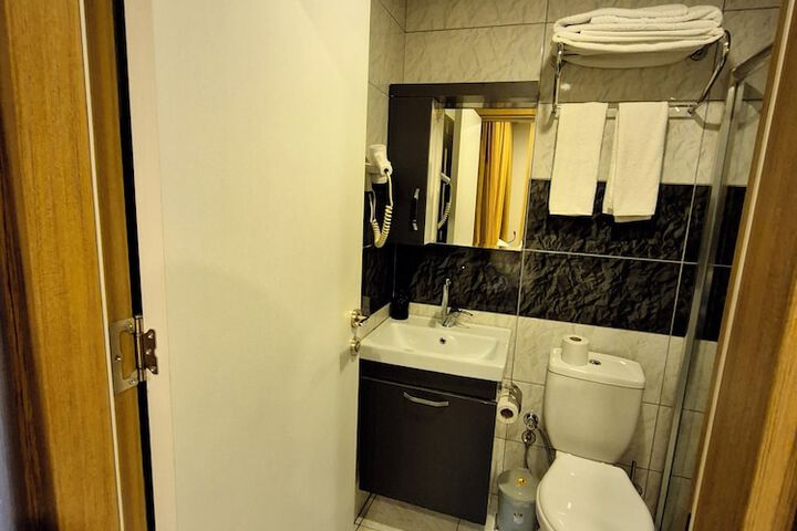 Room 34 of 58