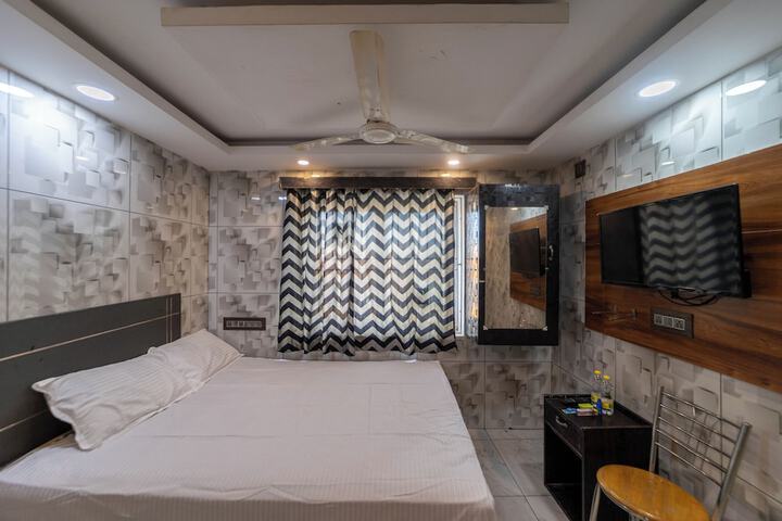 Room 14 of 27