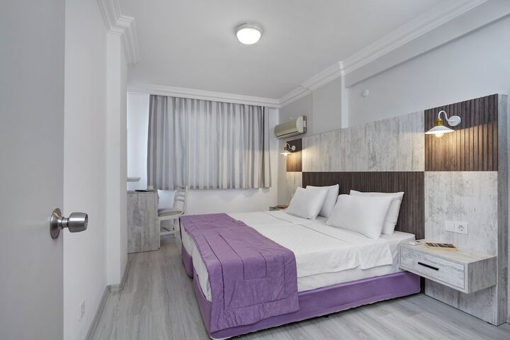 Room 22 of 111
