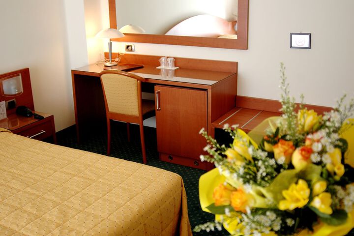 Room 6 of 62