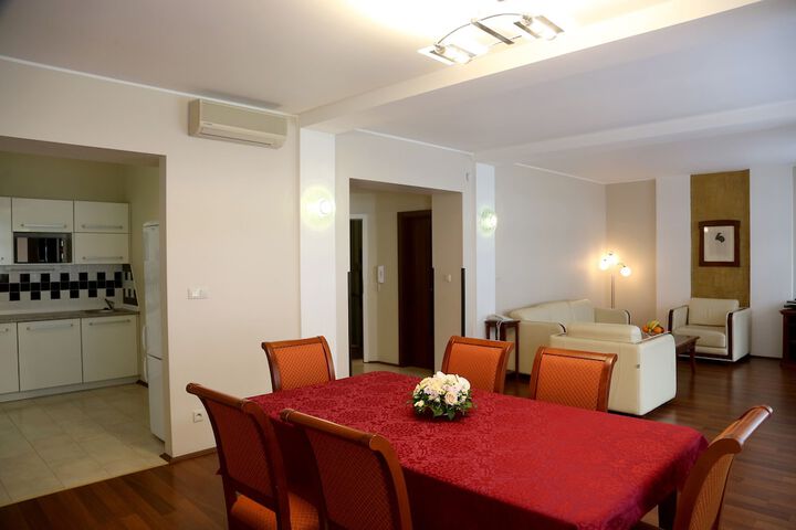 Room 12 of 39
