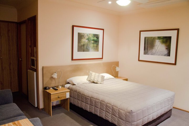 Room 6 of 31