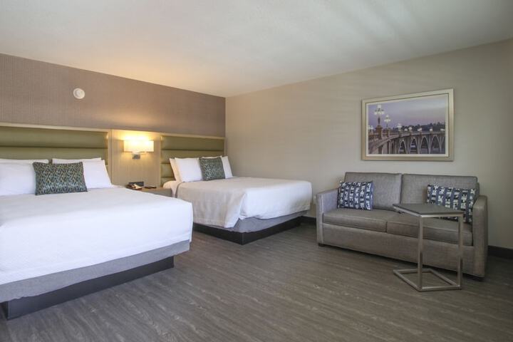 2 Queen Beds (7 of 7)