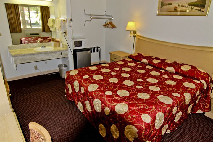 Room 8 of 26