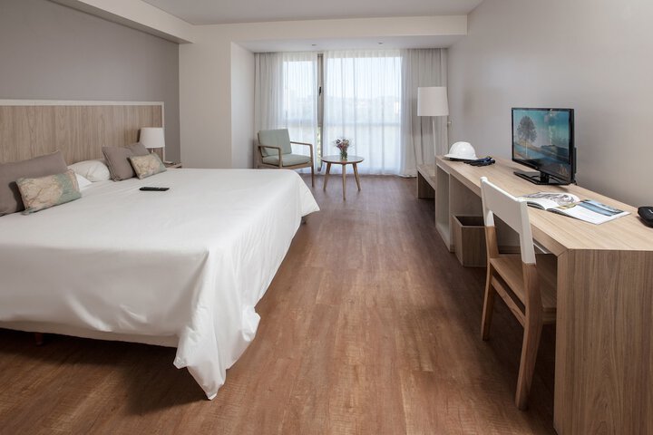 Room 16 of 44