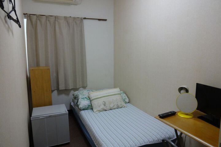 Room 9 of 49