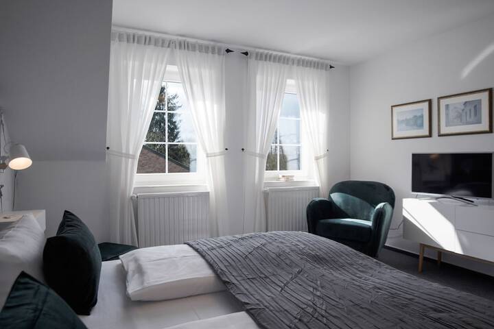Room 15 of 191