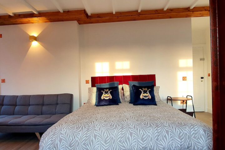 Room 5 of 25