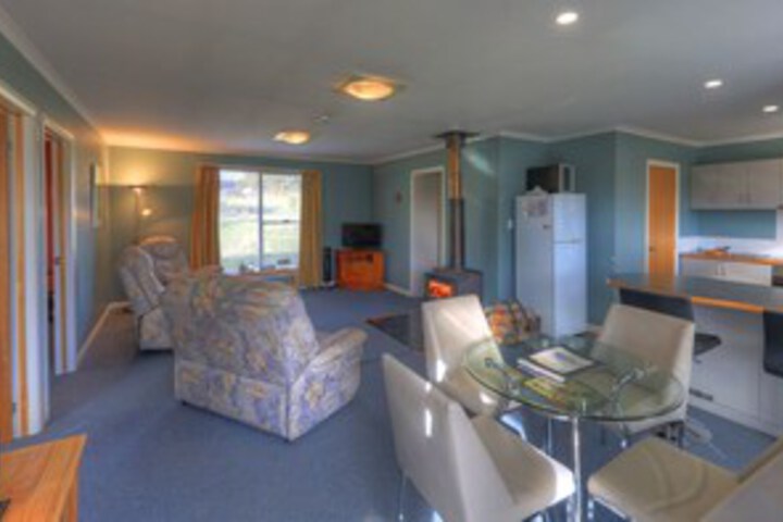 Room 103 of 195