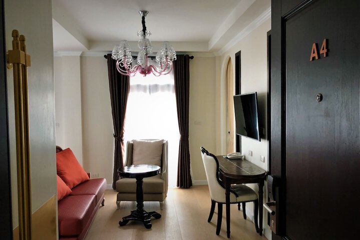 Room 27 of 89