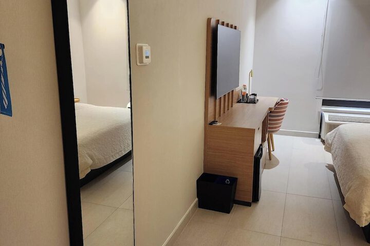 Room 34 of 129