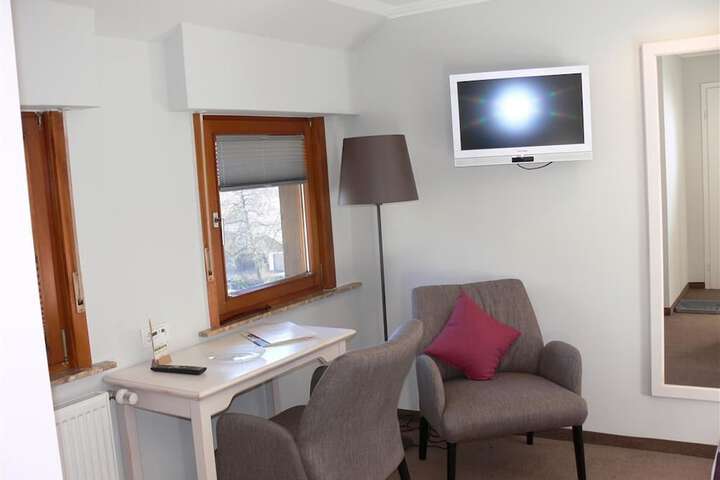 Room 50 of 98