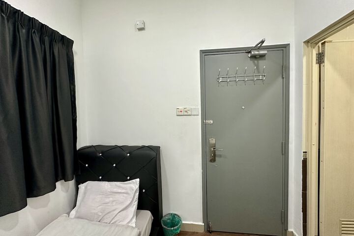 Room 11 of 39