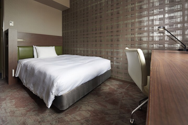Room 10 of 98