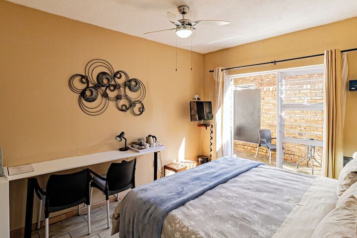 Room 8 of 43