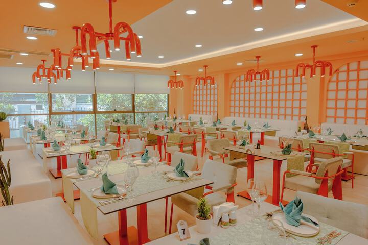 Dining 39 of 61