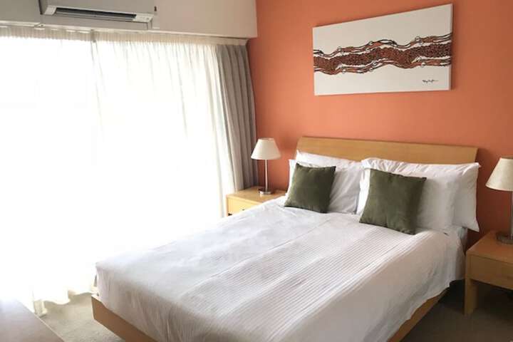 Room 25 of 136