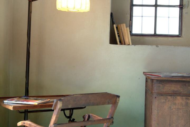 Room 6 of 14