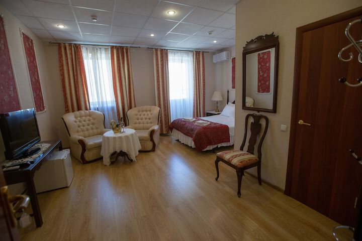 Room 6 of 67