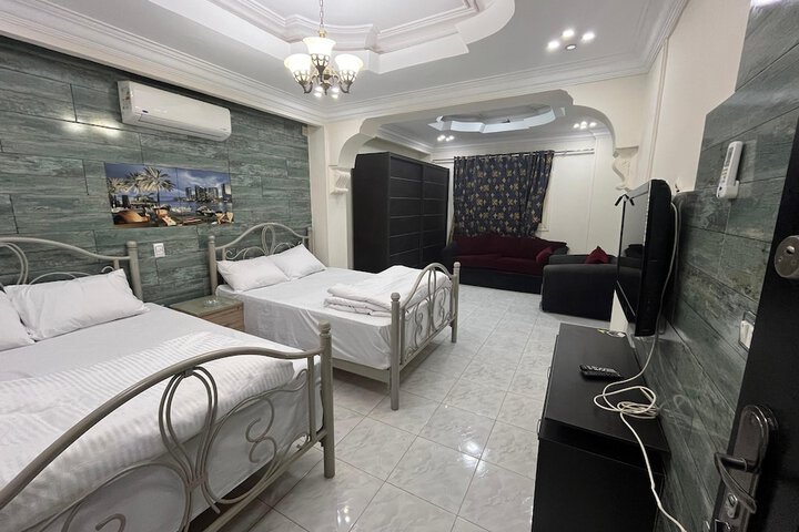 Room 6 of 114