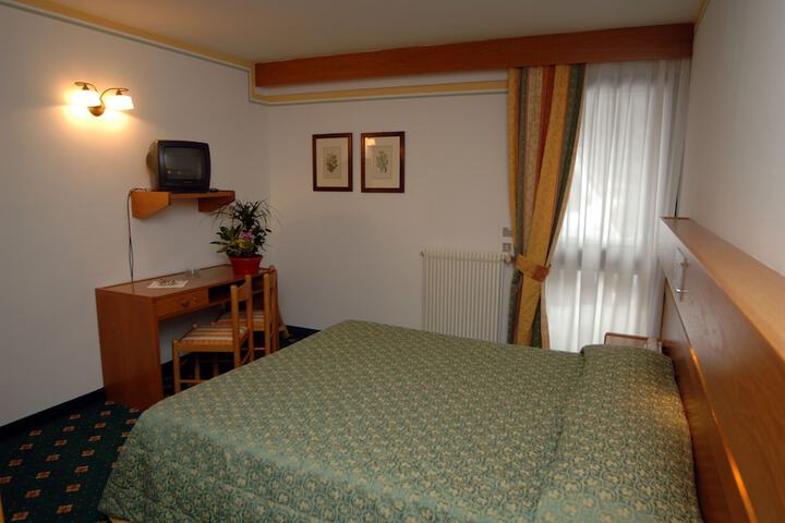 Room 7 of 50