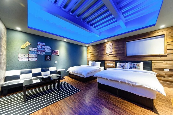 Room 3 of 56