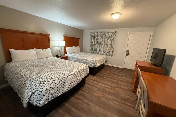 Room 16 of 28