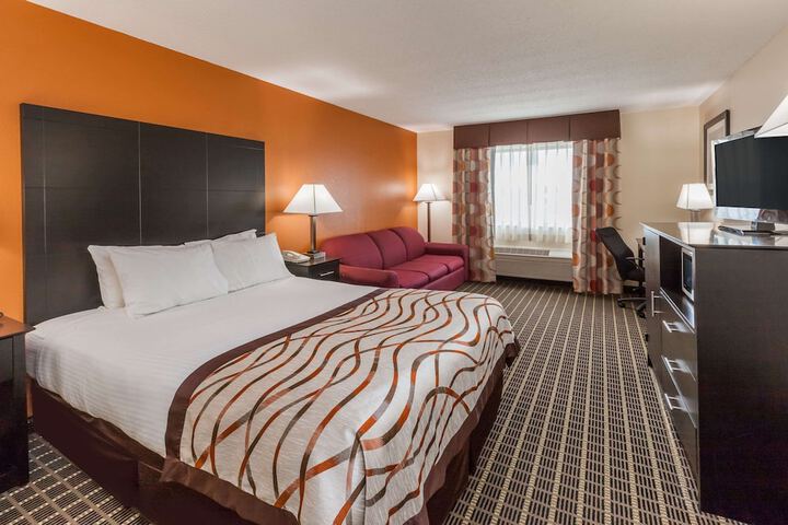 1 Queen Bed Accessible Room (6 of 11)