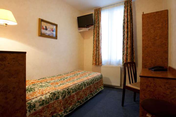 Room 12 of 27