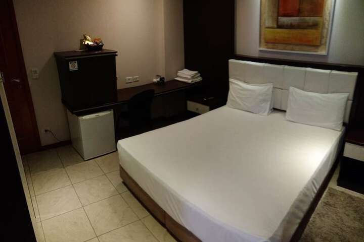 Room 5 of 41