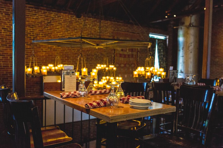 Dining 232 of 259