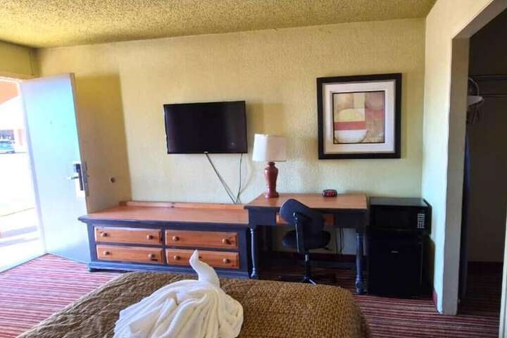 Room 7 of 30