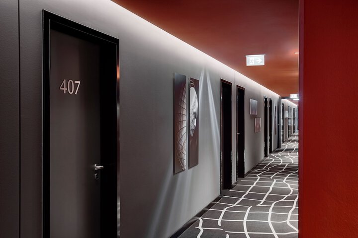 Ballroom/Hall 53 of 66