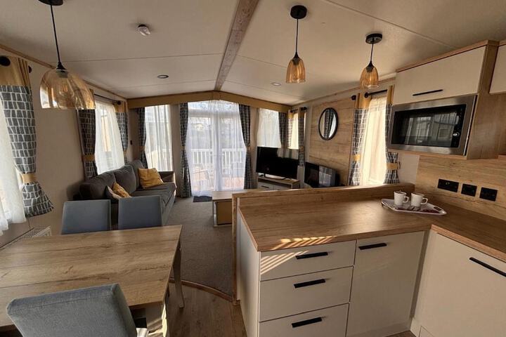 Hafan y Mor Park 3-bed Caravan, Sleeps 8, Pets Ok in Pwllheli